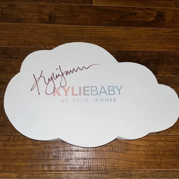 Brand New Signed Kyle Baby Set - Picture 2 of 4